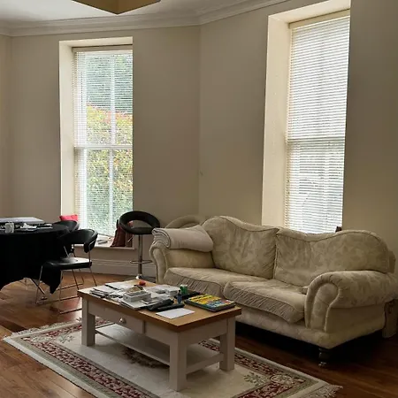 With Private Bathroom Close To Quarto em Acomodações Particulares