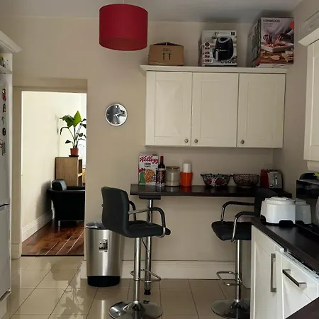 With Private Bathroom Close To Habitación en casa particular Cork