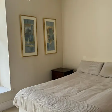 With Private Bathroom Near The Center Kwatera prywatna