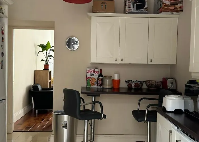 With Private Bathroom Close To Séjour chez l'habitant Cork