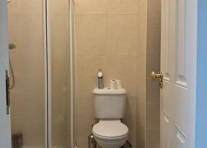 With Private Bathroom Close To Séjour chez l'habitant Cork